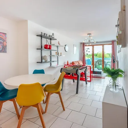 Apartament La Terrasse Vue Etangs, Babyfoot, Jeux De Societe By Bookingfute *