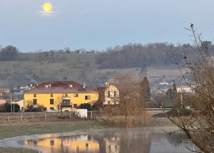 La Terrasse Vue Etangs, Babyfoot, Jeux De Societe By Bookingfute * Socourt